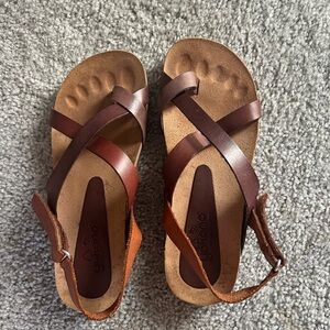 Yokono brown leather strap sandal, size 38.  Excellent condition, barely worn.